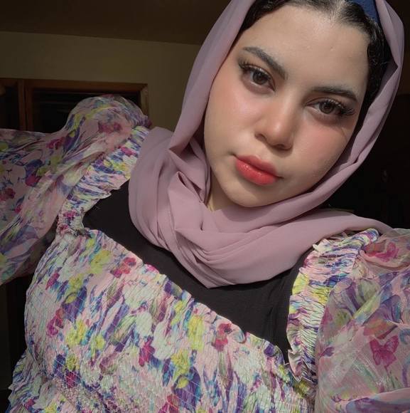 Poshmark profile picture for @ranosha